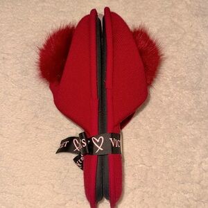 BNWT Victoria’s Secret Red Knit Pom Pom Slipper Slides